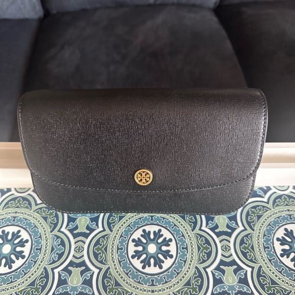 Tory Burch Robinson Chain Wallet - Picture 2 of 8